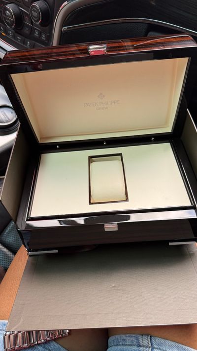 Patek Philippe Patek Philippe Twenty 4 Beige dial Stainless Steel Box Only 4910/10 30x25mm Good Quartz — photo 12