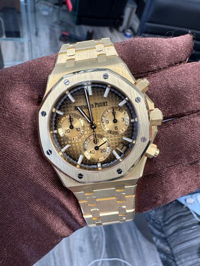 Audemars Piguet Audemars Piguet Royal Oak Chronograph 41mm 18k yellow gold with Smoke Taupe dial. Comes with Archive papers 26240BA — photo 1
