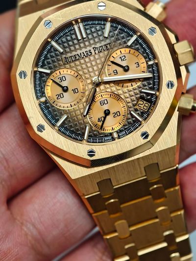 Audemars Piguet Audemars Piguet Royal Oak Chronograph 41mm 18k yellow gold with Smoke Taupe dial. Comes with Archive papers 26240BA — photo 2