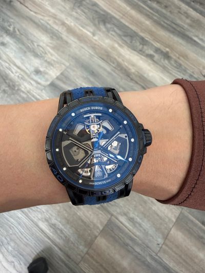 Roger Dubuis Roger Dubuis Excalibur Spider Huracan Skeleton carbon fiber blue Black dial Watch Only DBEX0749 Preowned Automatic — photo 3