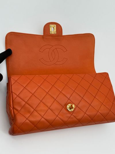 Chanel Chanel Vintage Classique lambskin medium clutch — photo 8